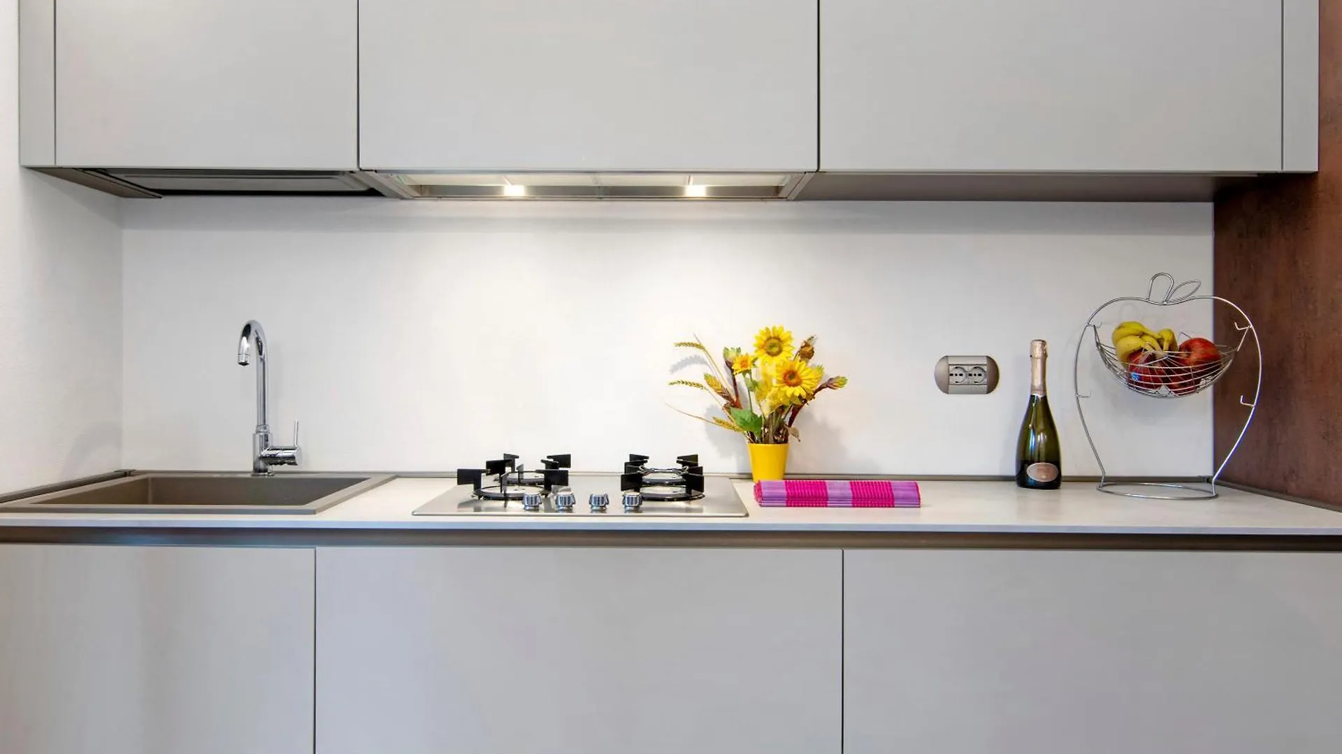 La Sartoria Apartment Porlezza 0*,  Italy